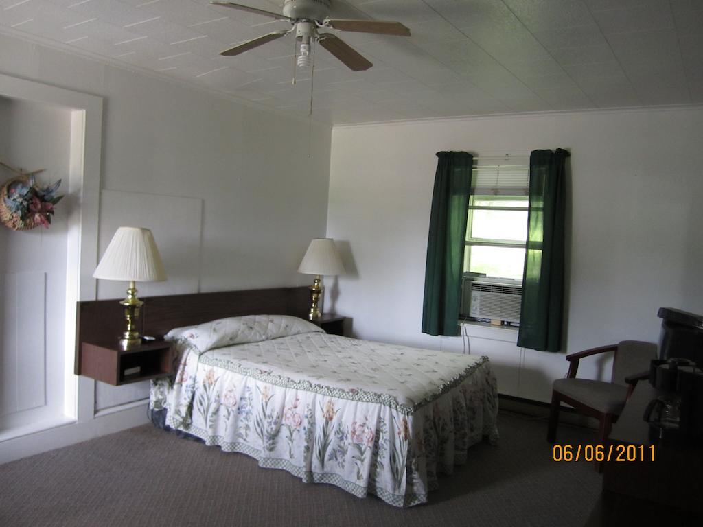 Mountain Top Motel Fancy Gap Room photo