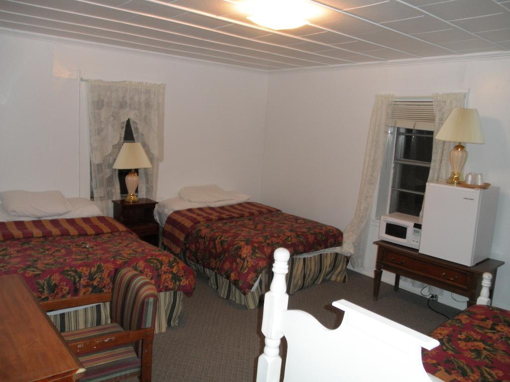 Mountain Top Motel Fancy Gap Room photo